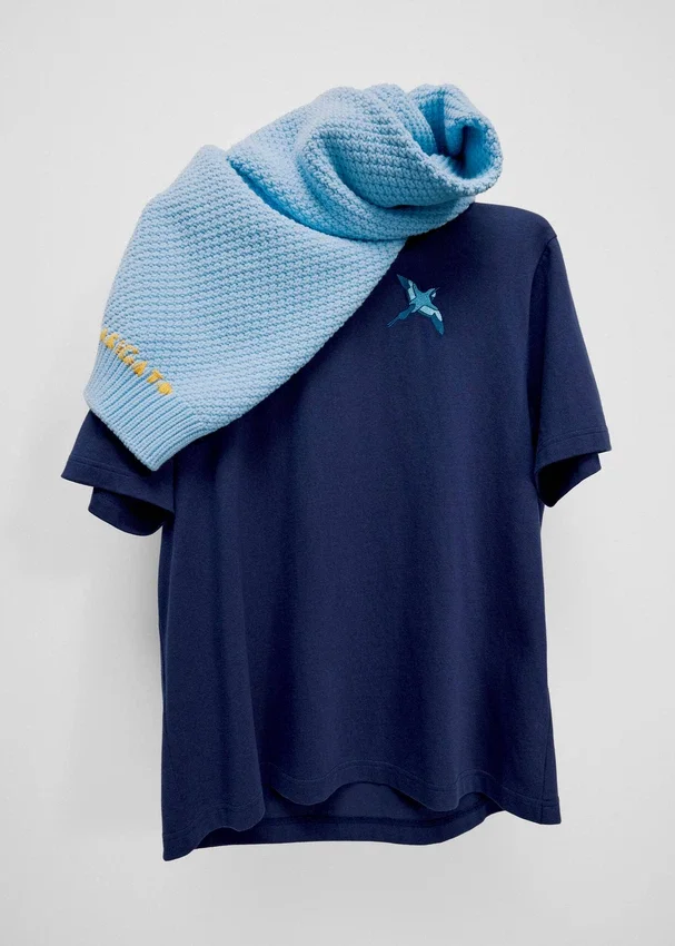 Micro Bee Bird T-Shirt Micro Bee Bird T-Shirt